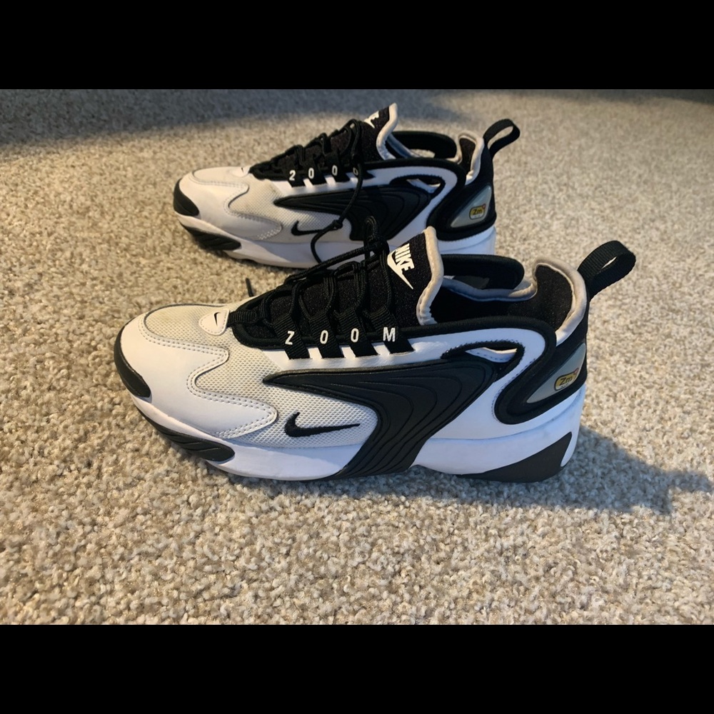 Nike Zoom black and white sneakers 🕷